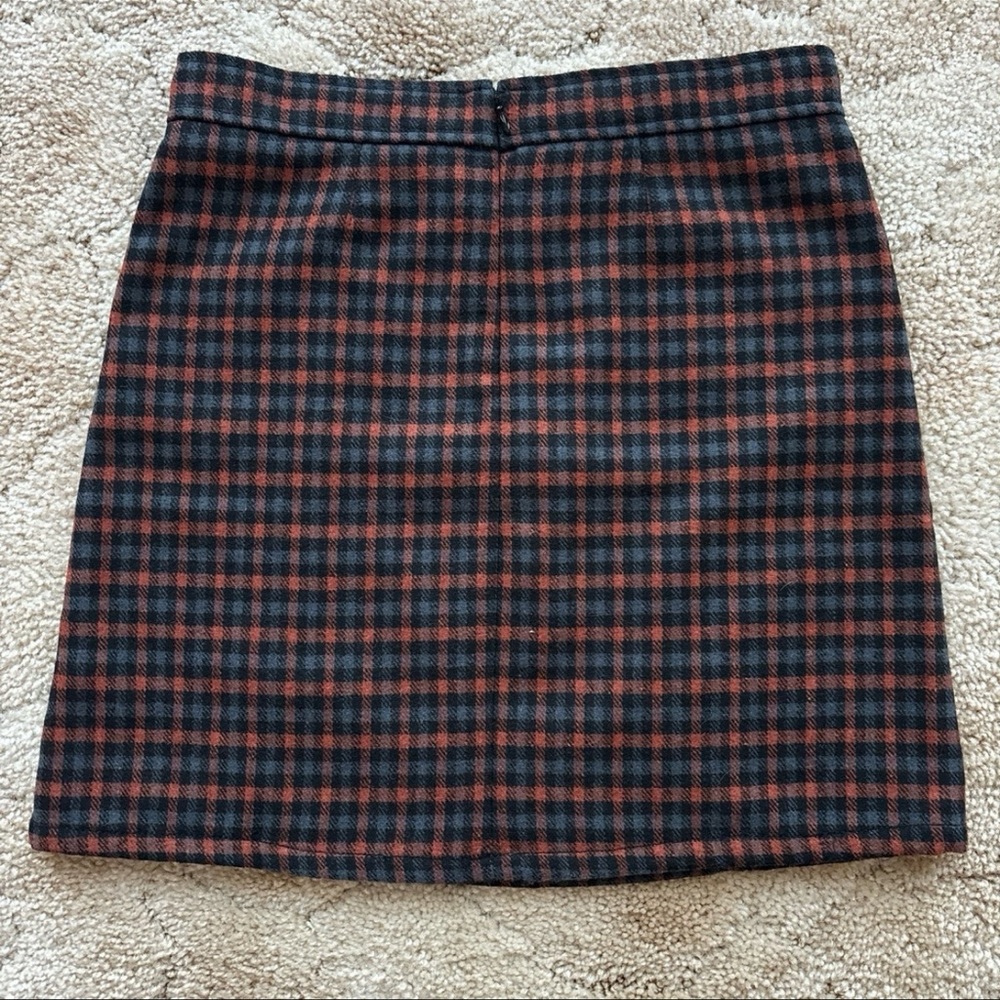 LOFT Plaid Pocket Mini Skirt - Picture 7 of 12